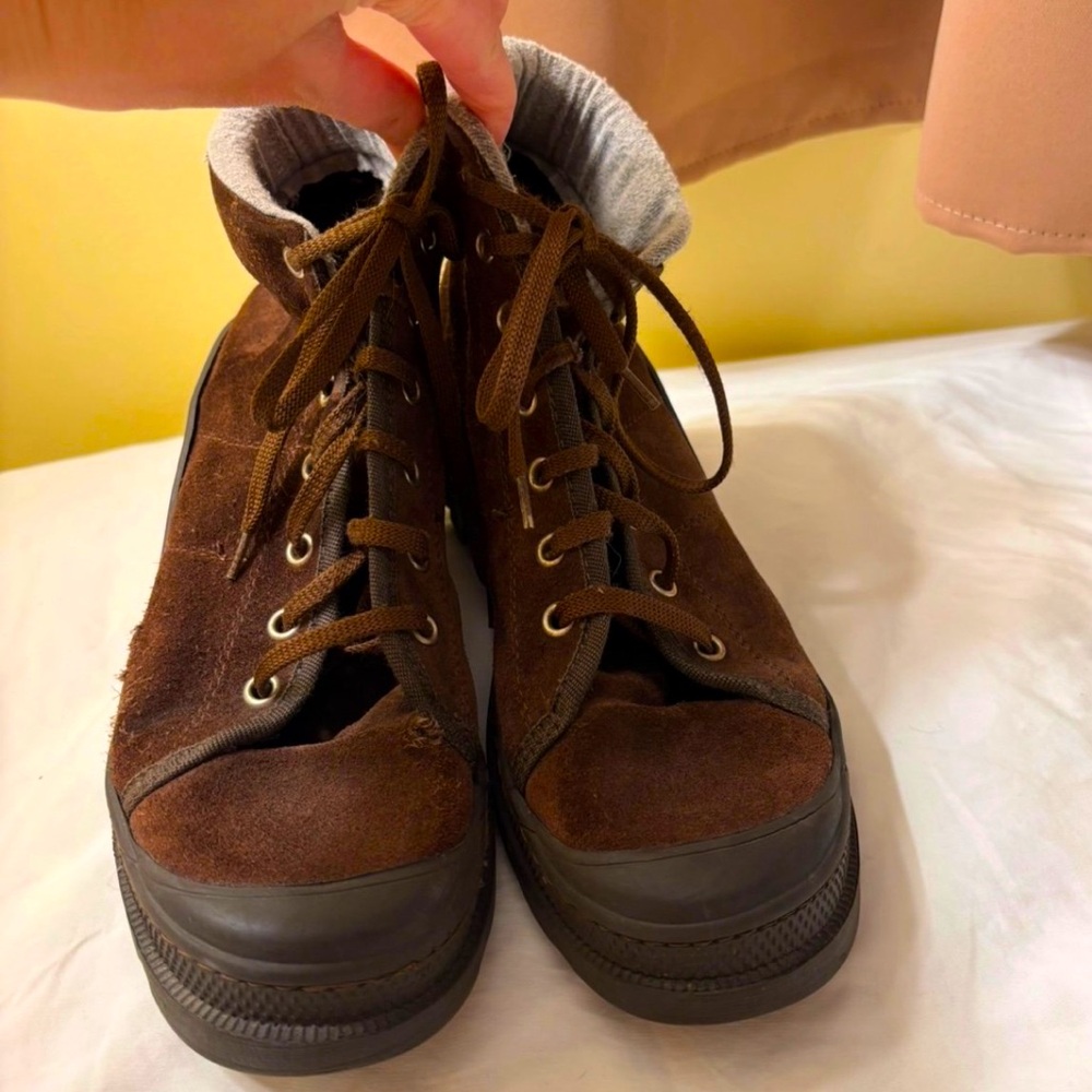 Made in ITALY well worn genuine Suede Lace Up Abkle Boots w/ rubber sole Size 41